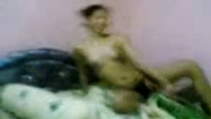פורנו Creampie ברוסית עם בייבי במבי