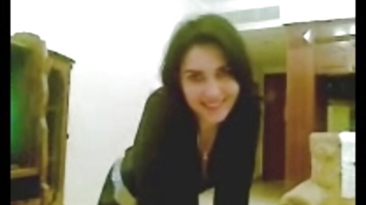 צלם מזיין בלהט ברונטית עסיסית
